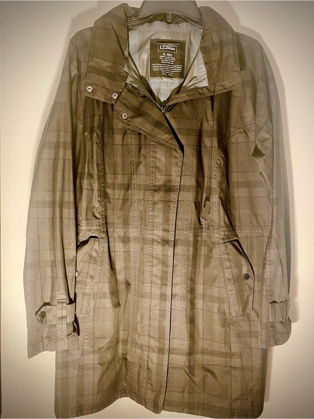 L.L. Bean Woman’s XL Plaid Hooded Rain Coat/Jacket